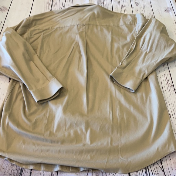 Cutter & Buck Mercedes Button down - Picture 10 of 10